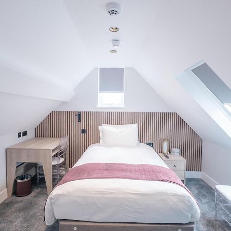 The Pillar Hotel London Bagian luar foto