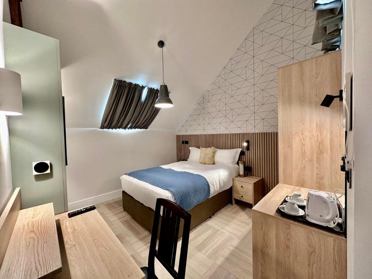 The Pillar Hotel London Bagian luar foto