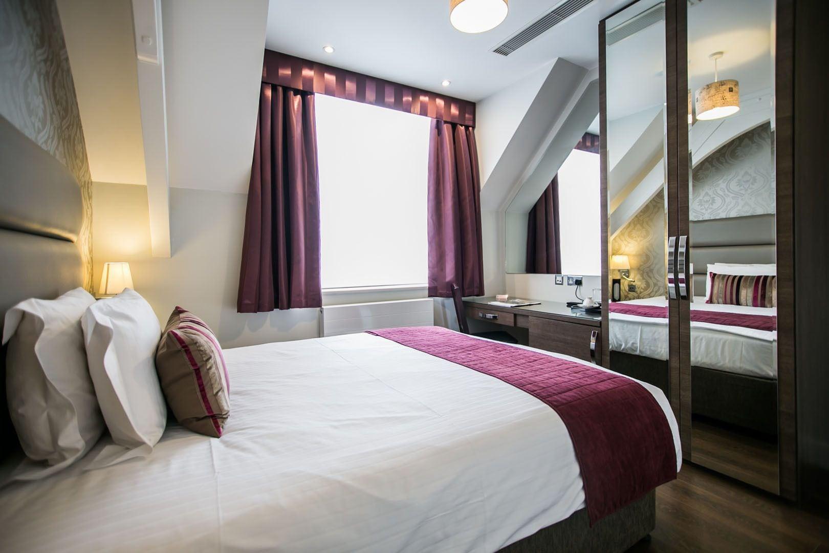 The Pillar Hotel London Bagian luar foto