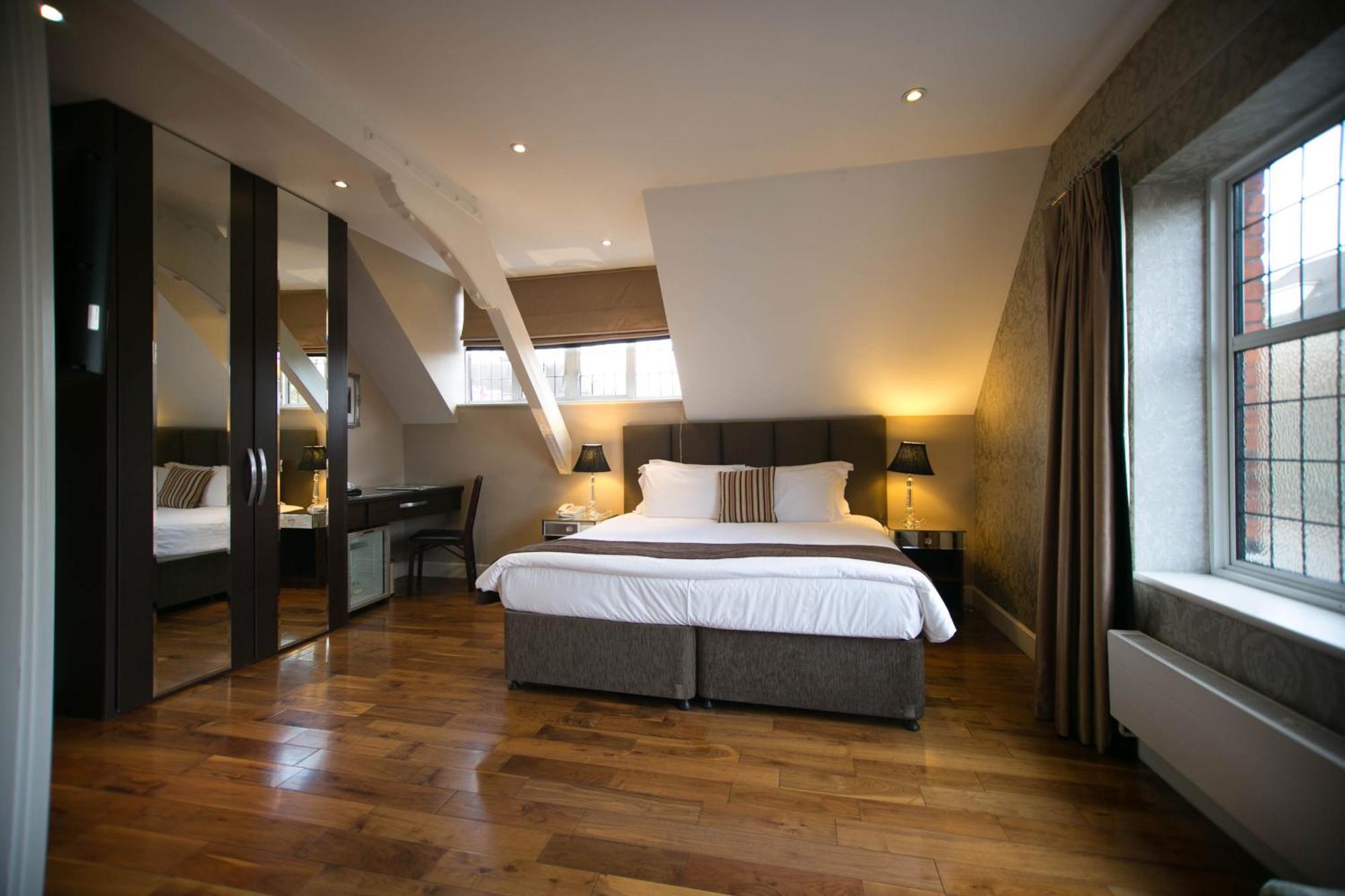 The Pillar Hotel London Bagian luar foto
