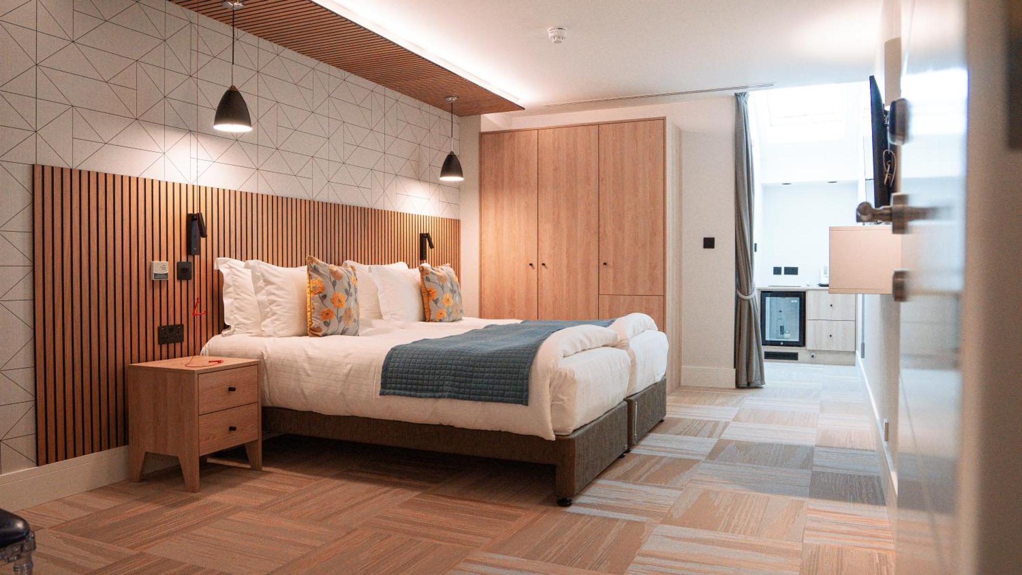 The Pillar Hotel London Bagian luar foto